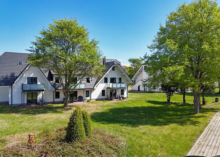 Strandnahe Mit Terrasse, Gratis Nutzung Vom Ahoi Erlebnisbad Und Sauna In Sellin - Rex Rugia 28-3 Lobbe